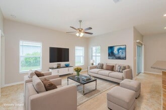 904 Parker Den Dr, Unit 411 in Ruskin, FL - Building Photo - Building Photo