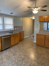 40 Neillian Way, Unit 40 Neillian Way Bedford in Bedford, MA - Foto de edificio - Building Photo