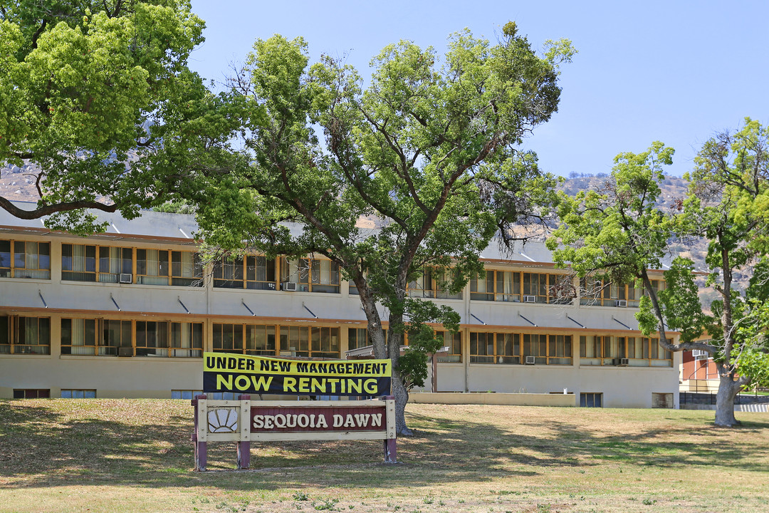 Sequoia Dawn Apartments in Springville, CA - Building Photo