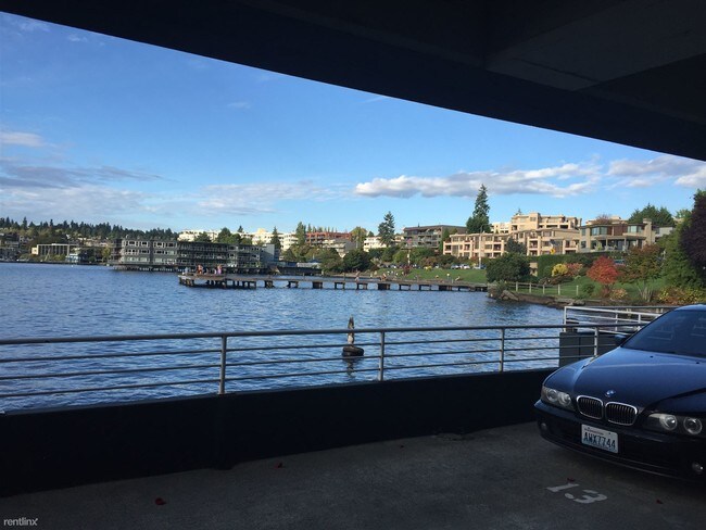 733 Lake St S in Kirkland, WA - Building Photo - Building Photo