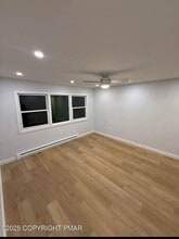 8911 Little John Dr, Unit 2 in Kunkletown, PA - Foto de edificio - Building Photo