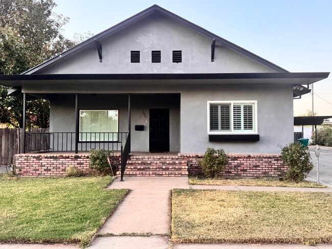 property at 130 E Spruce St