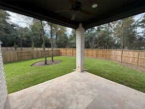 719 Campbell Xing Ct in Willis, TX - Foto de edificio - Building Photo