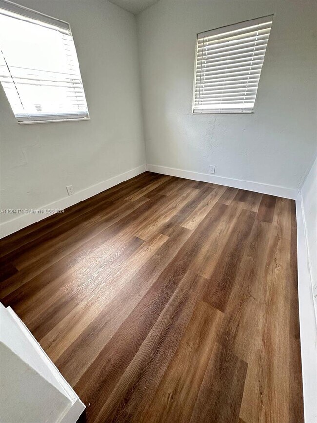 2025 Washington Ave-Unit -1 in Opa Locka, FL - Building Photo - Building Photo