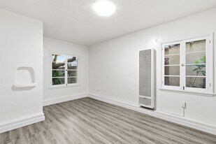 2401 20th St, Unit 2401 C in Santa Monica, CA - Building Photo