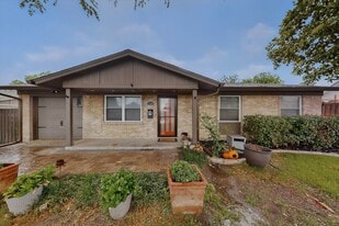 2309 Fyke Rd in Carrollton, TX - Building Photo