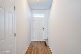 7472 Shadow Lake Dr in Panama City Beach, FL - Building Photo