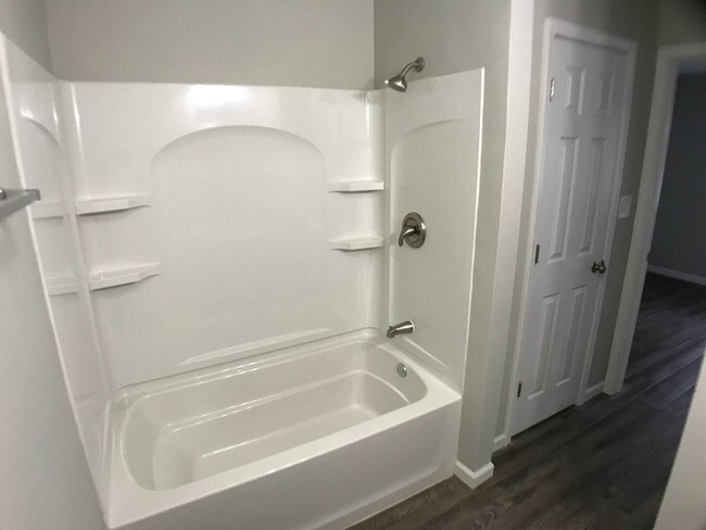 518 S 3rd St-Unit -E in Niles, MI - Building Photo - Building Photo