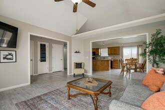 212 Rachel Ct in Independence, MO - Building Photo - Building Photo