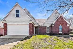 1670 Timber Creek Dr in Hernando, MS - Building Photo