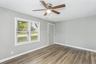 2925 E Maplewood Dr in Wichita, KS - Building Photo