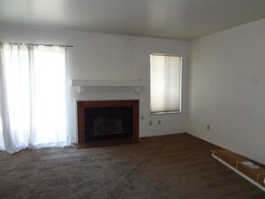 462 N Center Ct in Santa Maria, CA - Building Photo - Building Photo