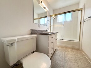 2232 Blake Street in Berkeley, CA - Building Photo - Interior Photo
