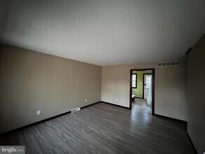 41 4th St in Franklin, NJ - Building Photo - Building Photo
