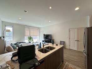 4111 N Narragansett Ave in Chicago, IL - Building Photo - Building Photo