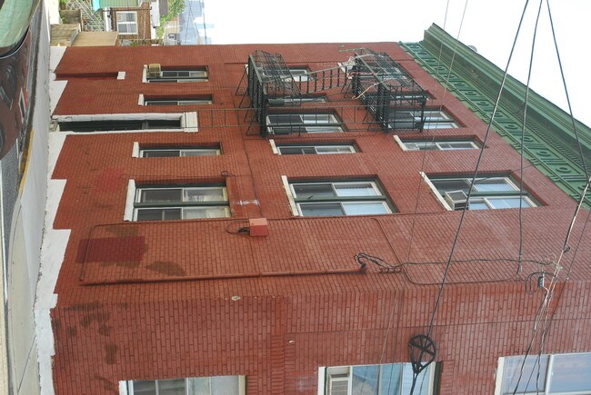 6316 Polk St in West New York, NJ - Foto de edificio - Building Photo