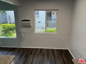 2023 Reservoir St in Los Angeles, CA - Foto de edificio - Building Photo