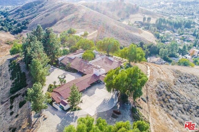 28611 Bamfield Dr in Agoura Hills, CA - Building Photo - Building Photo