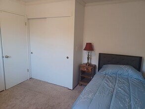 2414 Amapola Dr, Unit 1-318 in Davis, CA - Building Photo - Building Photo