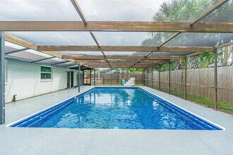 6321 Spanish Main Dr in Apollo Beach, FL - Building Photo - Building Photo