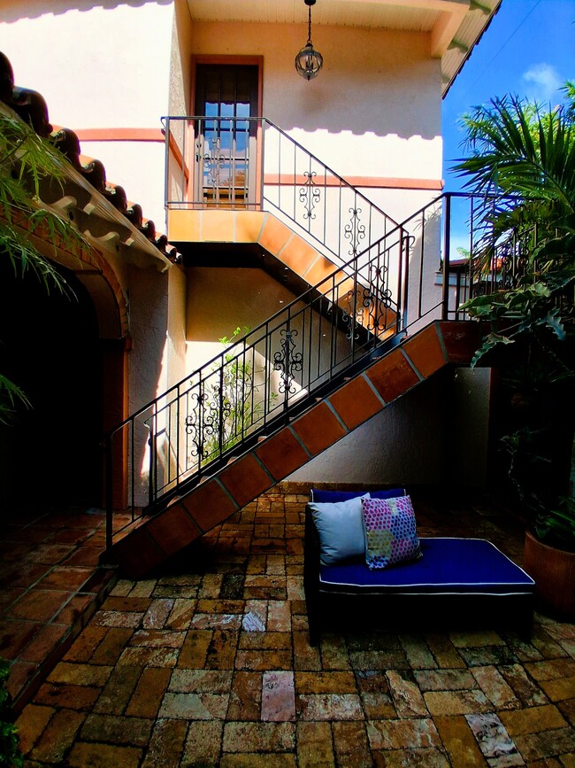 451 Woodland Dr, Unit Apartment