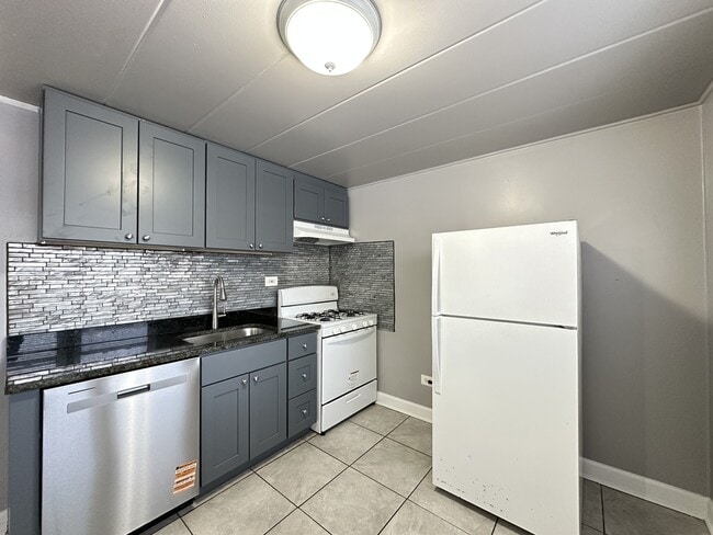 9632 Ivanhoe Ave in Schiller Park, IL - Building Photo - Building Photo