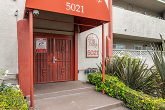 Town and Country in Long Beach, CA - Foto de edificio - Building Photo