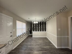 6212 Old Meadow Rd in Charlotte, NC - Building Photo - Building Photo