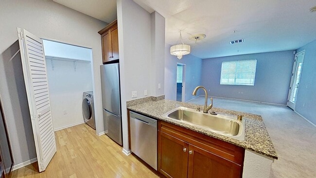 2215 Scholarship in Irvine, CA - Building Photo - Building Photo