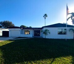 132 NW 78th Ter in Margate, FL - Building Photo