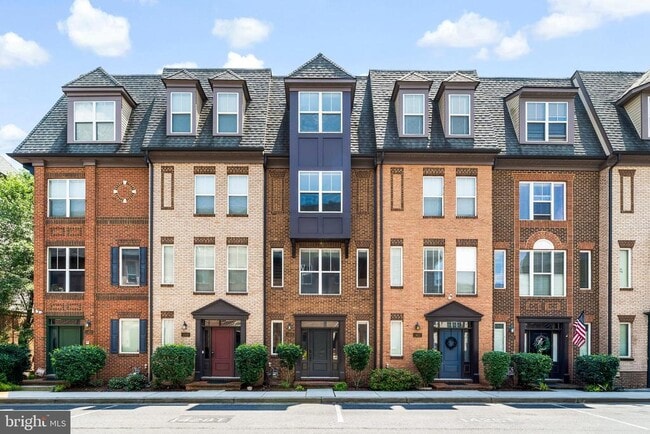 property at 1424 Trafalgar Ln