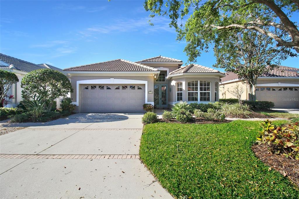 8110 Nice Way in Sarasota, FL - Building Photo