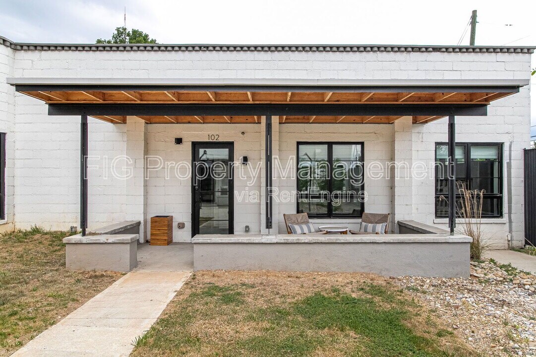 3415 N Broadway in Knoxville, TN - Building Photo