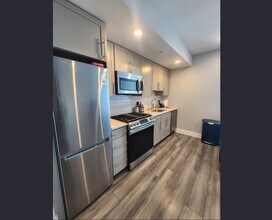 55 W Fifth St, Unit 503 in Boston, MA - Foto de edificio - Building Photo