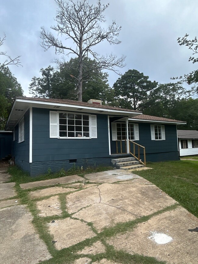 property at 2517 Coronet Pl