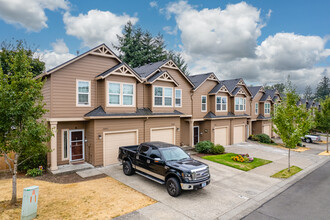 Kelly Creek Estate Townhomes # 2 in Gresham, OR - Building Photo - Building Photo