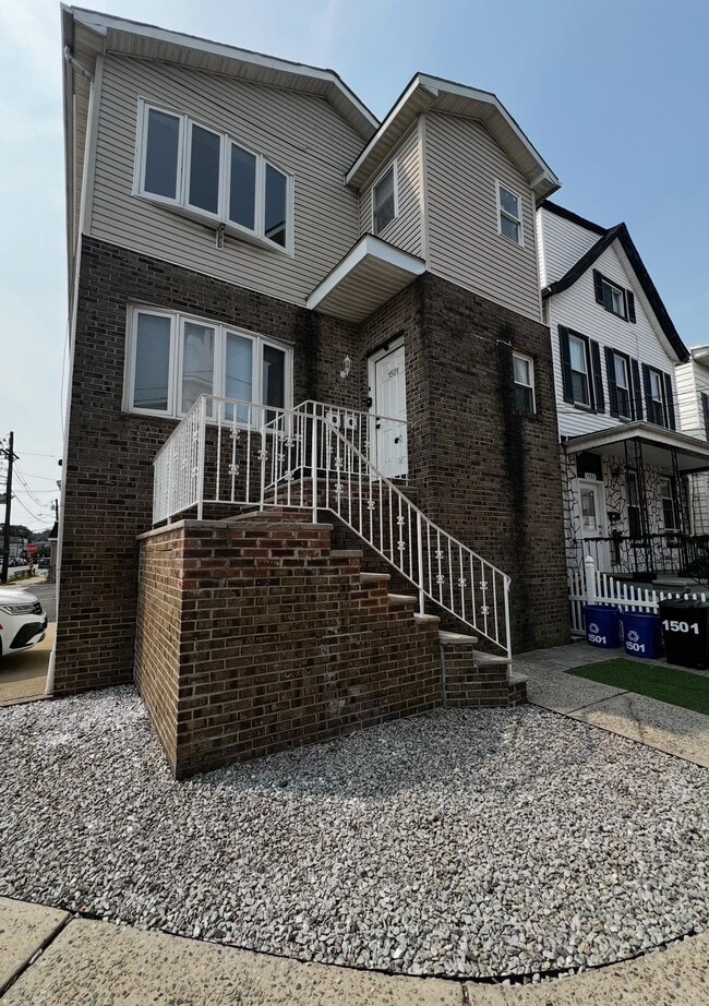 property at 1501 47th St