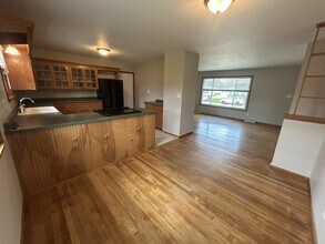 N65W24143 Elm Ave in Sussex, WI - Building Photo - Building Photo