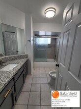 10904 Via Vista in Bakersfield, CA - Building Photo - Building Photo