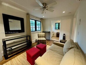 1015 Genoa St in Coral Gables, FL - Building Photo - Building Photo