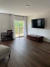 401 Albus Dr in Travelers Rest, SC - Foto de edificio - Building Photo