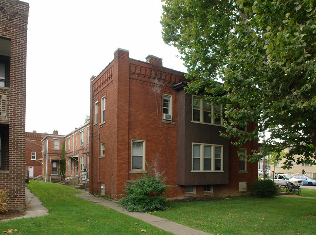 240-252 E 13th Ave in Columbus, OH - Foto de edificio - Building Photo