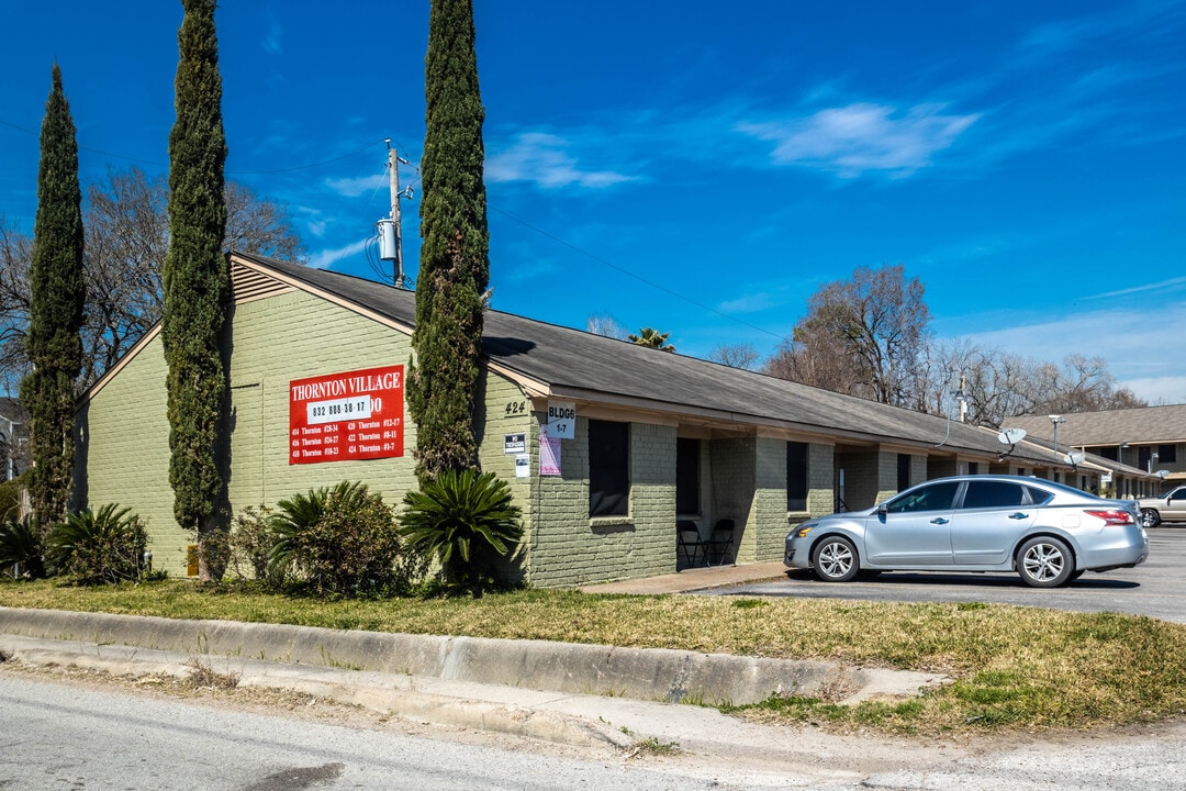 Thorton Village in Houston, TX - Building Photo