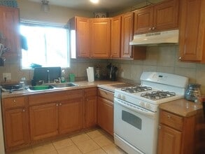 135-135 Sunbury St, Unit Unit 2 in Providence, RI - Building Photo - Building Photo