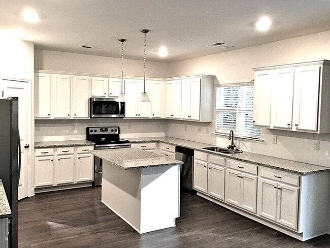 3920 Riceland Pl in Charlotte, NC - Foto de edificio - Building Photo
