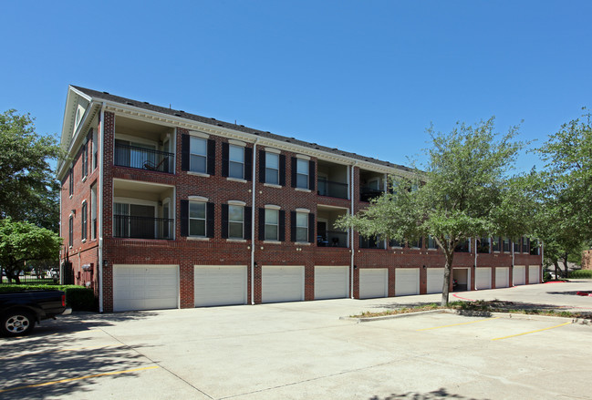 Northbridge in The Village Townhomes in Dallas, TX - Building Photo - Building Photo