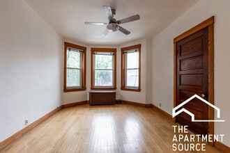 2042 W Armitage Ave, Unit 1 in Chicago, IL - Building Photo - Building Photo