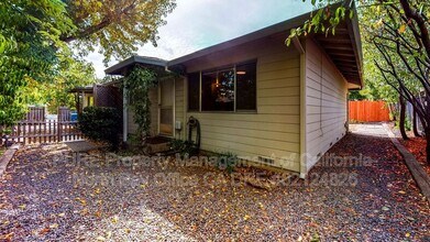865 Lorna Dr in Glen Ellen, CA - Building Photo - Building Photo