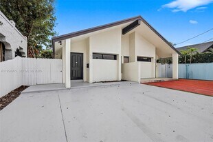 1632 SW 19th Ter in Miami, FL - Building Photo