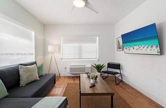 7721 Harding Ave in Miami Beach, FL - Foto de edificio - Building Photo